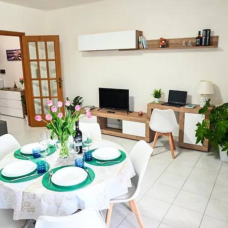 Apartment San Lorenzo *